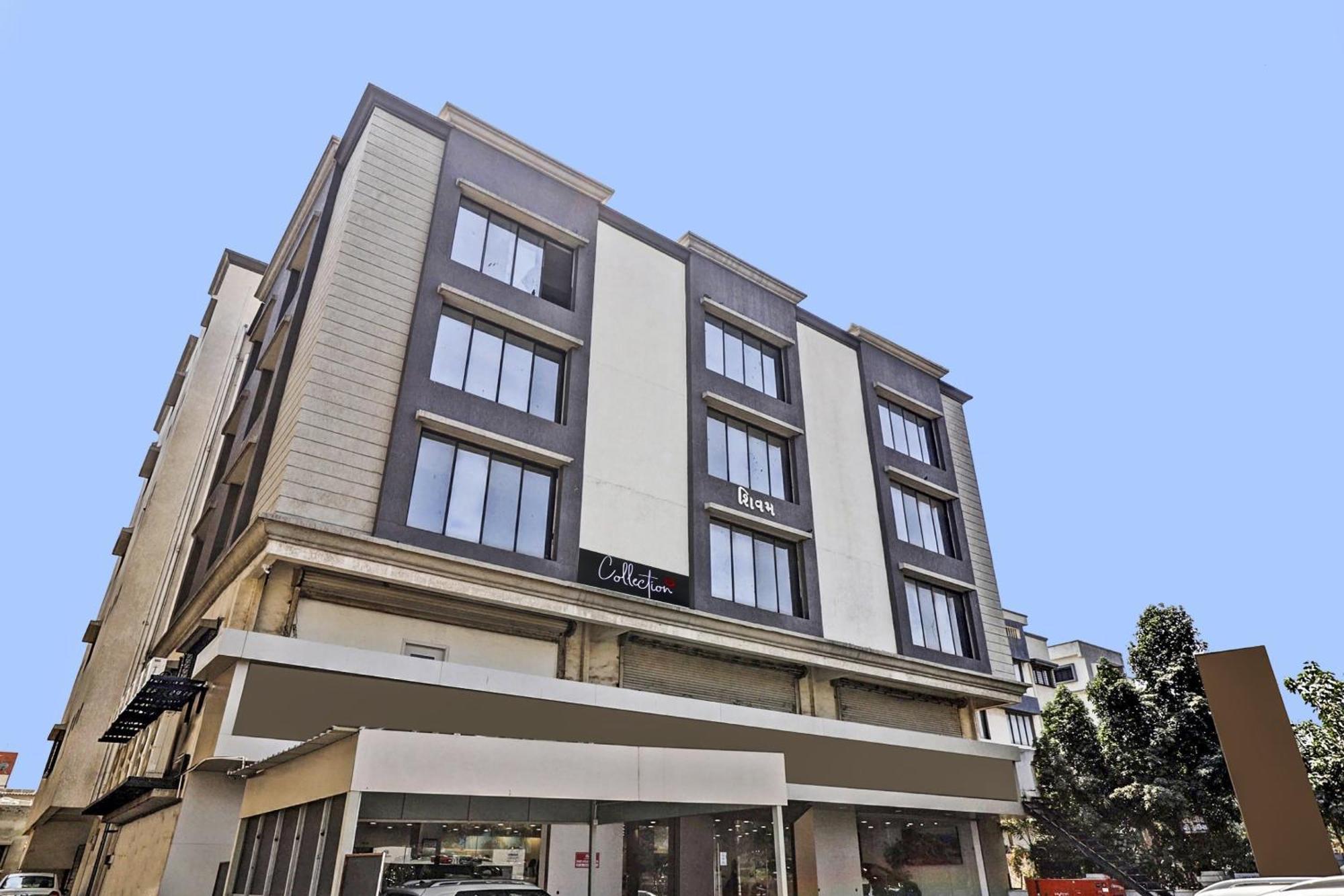 Collection O Laxmi Kuber Hotel Utran Exterior foto
